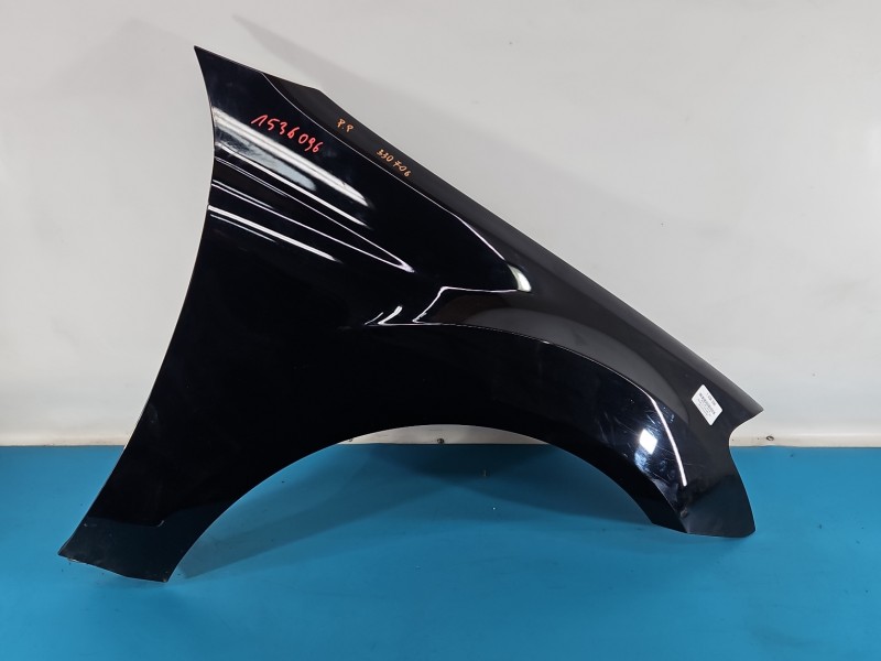 Błotnik przód prawy Mercedes ML W164 C040