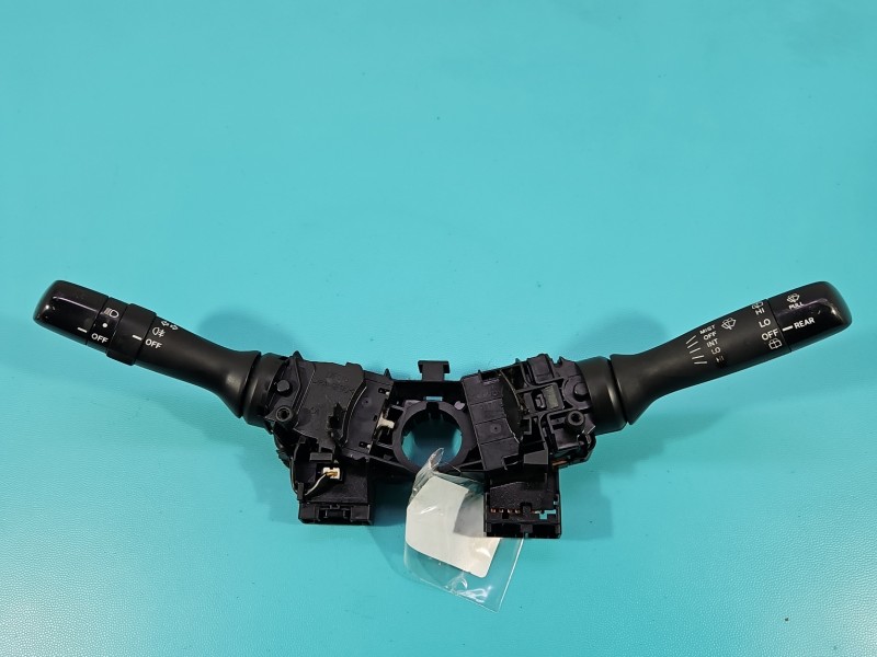 Przełącznik zespolony Toyota Yaris II 52160-17F019