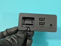 Gniazdo USB Mazda CX-3 14-21 D09H-669U0