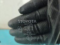 Szyba drzwi przód lewa Toyota Corolla Verso I HB
