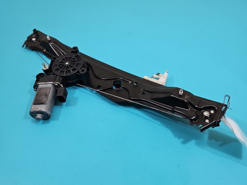 Podnośnik przód prawy SZYBY WINDA Ford Ka Mk2 Producent części: FORD, 2PIN 3d HB