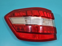 Lampa tył lewa Mercedes, Z BŁOTNIKA 09-12 Uszkodzone zaczepy trzymające boczną osłonę. Brak naklejki z numerem Mercedes W212...