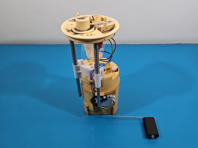 pompka Pompa paliwa BMW X6 E71 3.0d 7164315 Producent części: BMW, 2+2pin