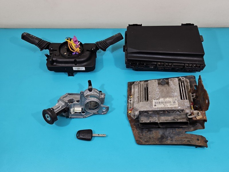 Komputer Sterownik silnika 55556829, 0281011943 Opel Astra III H 1.7 cdti Komputer Sterownik silnika 55556829, 0281011943 Opel Astra III H 1.7 cdti
