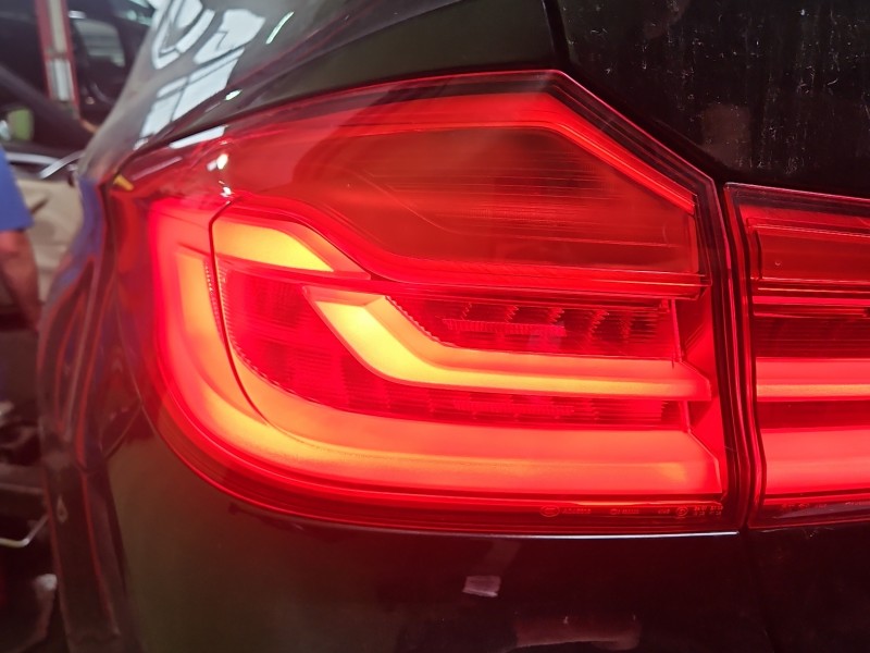 Lampa tył lewa błotnika BMW G30 sedan EUROPA 7376463