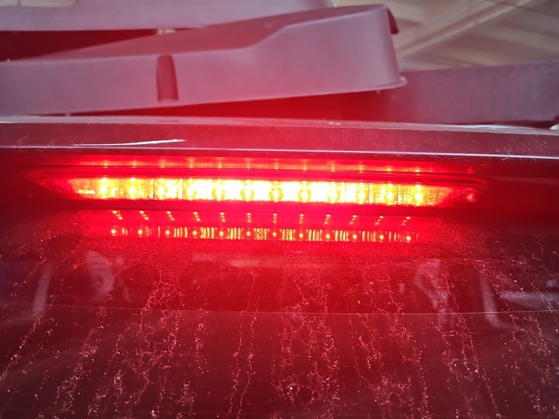 TRZECIE ŚWIATŁO STOP STOPU Peugeot 3008 II HB