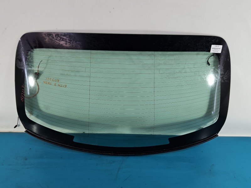 Szyba tylna KLAPY BAGAŻNIKA TYŁ Mercedes W213 sedan