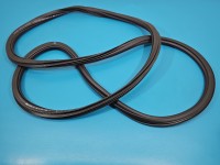 Uszczelka drzwi przód lewa Skoda Octavia IV