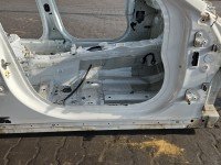 Próg prawy SŁUPEK ŚRODKOWY B Jaguar XE X760 sedan 4d biały LRC NER polaris white
