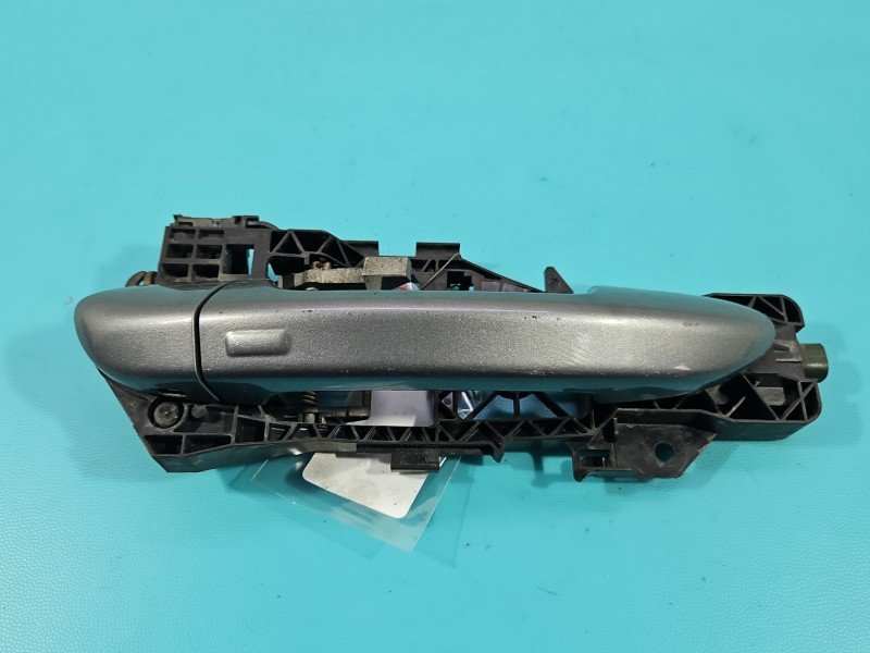 Klamka przód prawa zewnętrzna Vw Passat B6