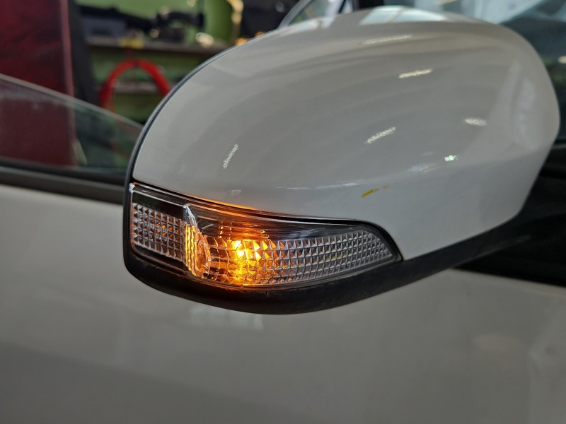 Lusterko prawe Toyota Yaris III elektryczny, Europejska, Kod lakieru: 040, 7 pin europa