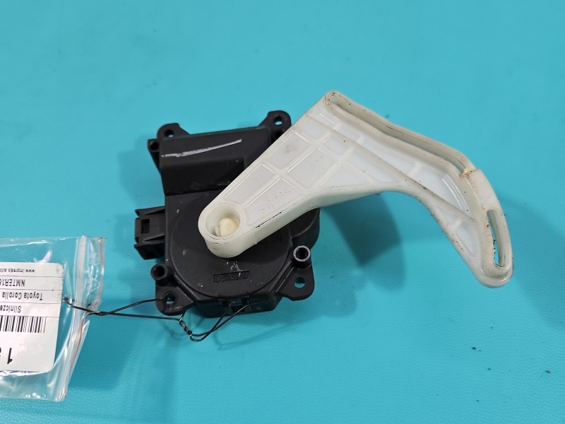 Silniczek nawiewu NAGRZEWNICY Toyota Corolla Verso II AE063700-8930 EUROPA