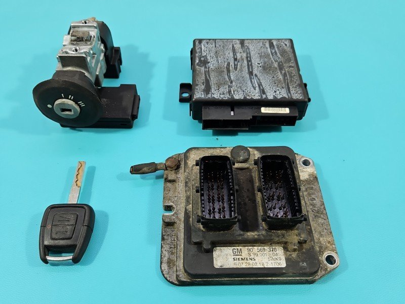 Komputer Sterownik silnika 90569370 Opel Vectra B 1.8 16V