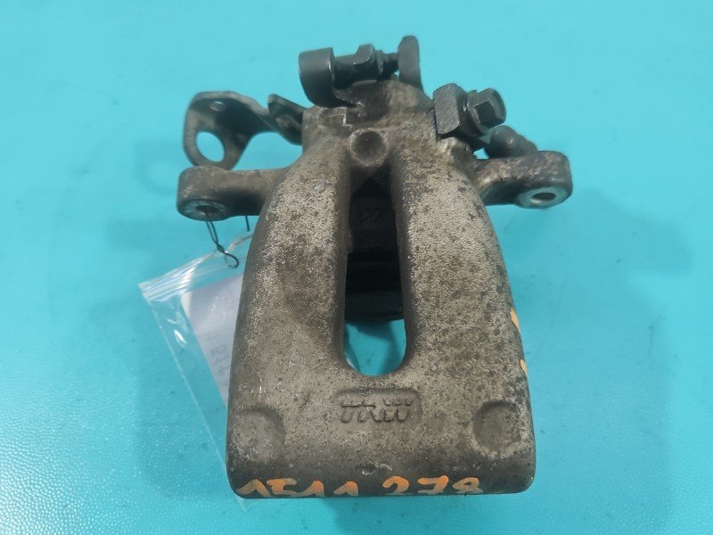 Zacisk tył prawy Opel Zafira B 1.9 cdti HB