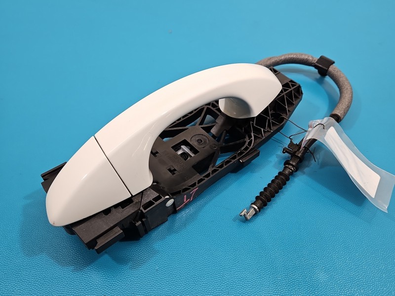 Klamka tył lewa zewnętrzna Skoda Kamiq 5N0839885H, 3T0837017E