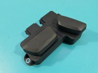 Przełącznik Volkswagen, Regulacji foteli przód prawy . Pęknięcie na gnieździe. Vw Passat B6 8E0959777B, 03480312