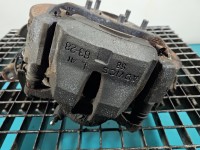 Zacisk przód lewy Toyota Auris II 1.8 hybryda
