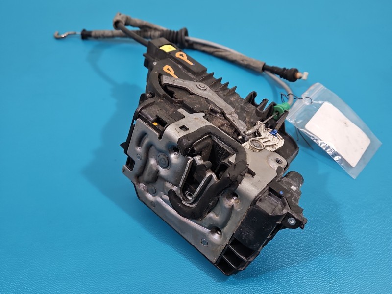 Zamek przód prawy A4477200235 Mercedes Vito W447 14- EUROPA Mercedes, Europejska