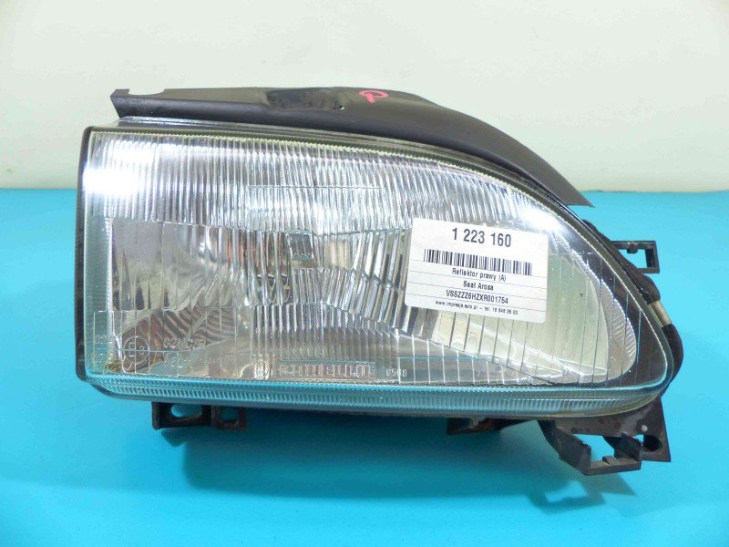 Reflektor prawy lampa przód Seat Arosa EUROPA