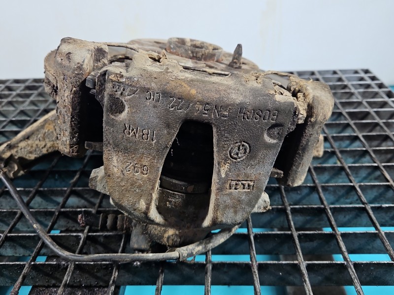 Zacisk przód lewy Alfa romeo 156 1.9 jtd