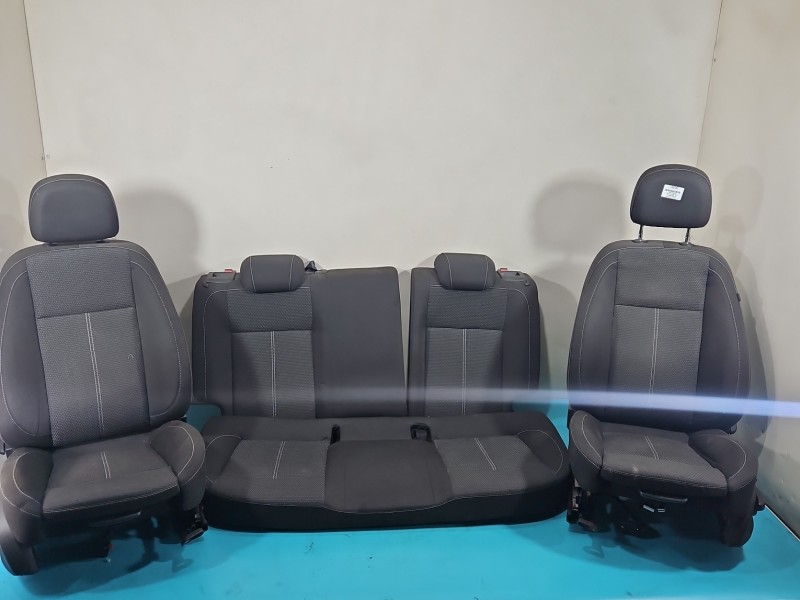 Fotele komplet kanapa Opel Astra IV J
