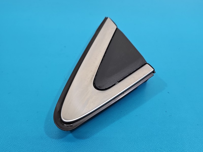 Listwa błotnika przód lewa Mitsubishi Eclipse Cross 7407A351