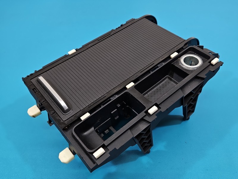 Uchwyt na napoje kubek CUP HOLDER Vw Passat B8 3G0862531B
