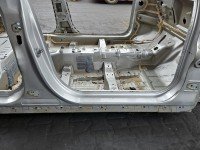 Próg prawy SŁUPEK ŚRODKOWY B Ford Fusion USA 2012-2020 sedan 4d srebrny