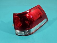 Lampa tył prawa Producent części: OPEL, KOMBI / W BŁOTNIK / Z LISTWĄ ŻARÓWKOWĄ / DEPO ZAMIENNIK Opel Vectra C kombi