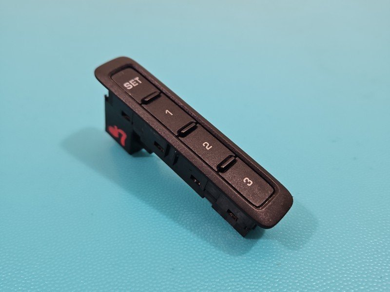 Przełącznik Volkswagen, pamięci fotela przód lewy 4pin Vw Sharan II 10- 1Z0959769A Przełącznik Volkswagen, pamięci fotela przód lewy 4pin Vw Sharan II 10- 1Z0959769A