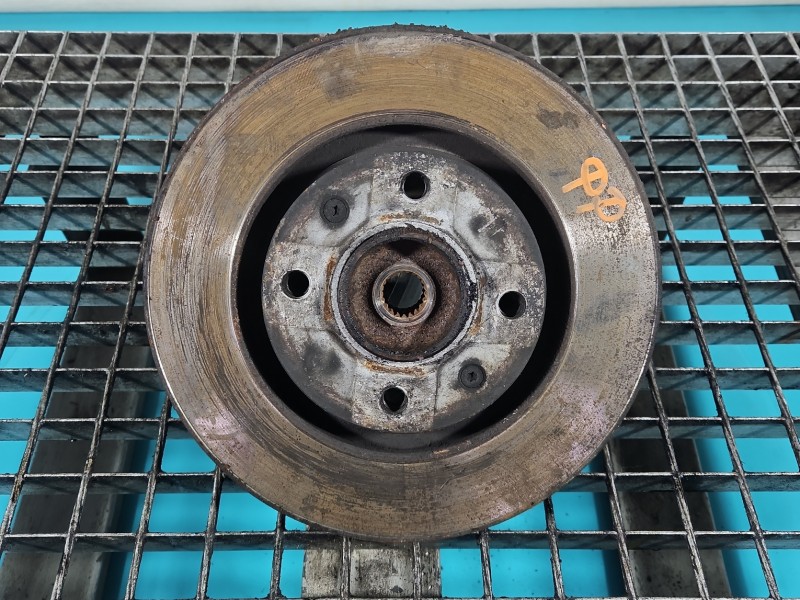 Zwrotnica prawa piasta przód 1.2 Pure Tech Citroen C3 II 09-16