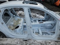 Próg prawy SŁUPEK ŚRODKOWY B Audi A4 B9 sedan 4d LS9R