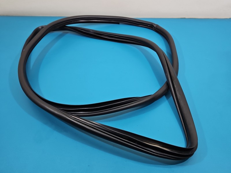 Uszczelka drzwi tył prawa Kia Sportage III 10-15