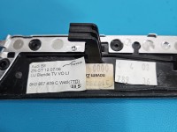 Listwa dekor deski AUDI A4 B8 8K0863305K, 8K0867420C Europejska, uszkodzone mocowanie, uszczerbane