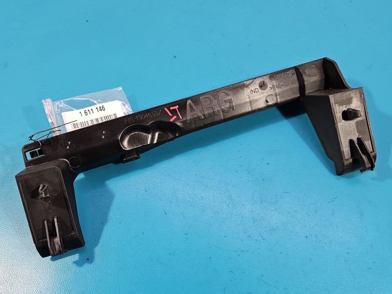 Mocowanie uchwyt prowadnica szyby lewy przód Peugeot 5008 II 17-24 9814467380