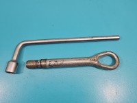 Ucho holownicze hak Mercedes E C207 A207