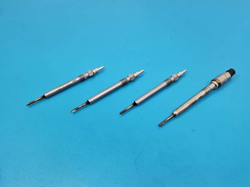 Świeca żarowa Skoda Octavia IV 2.0 tdi 03L905061L