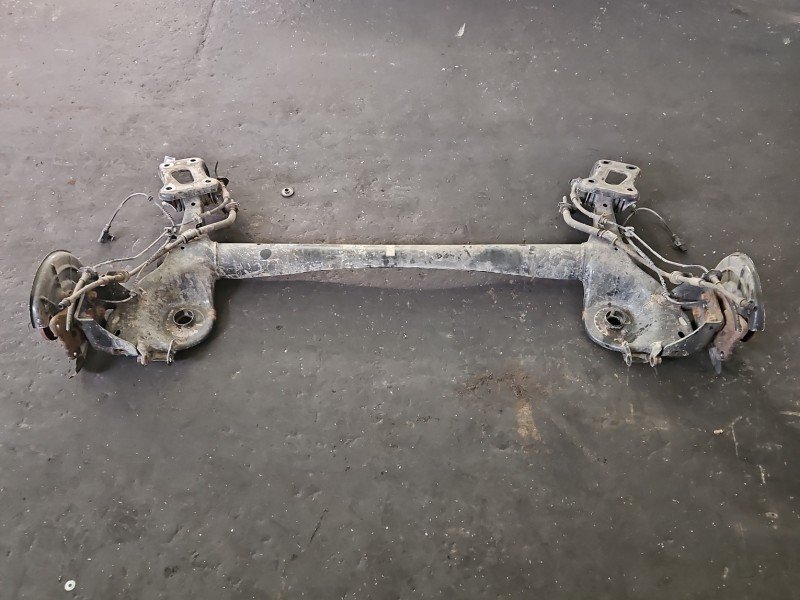 Tylna belka oś tył Fiat Tipo II 15- 1.0 T (46349385) Tylna belka oś tył Fiat Tipo II 15- 1.0 T (46349385)