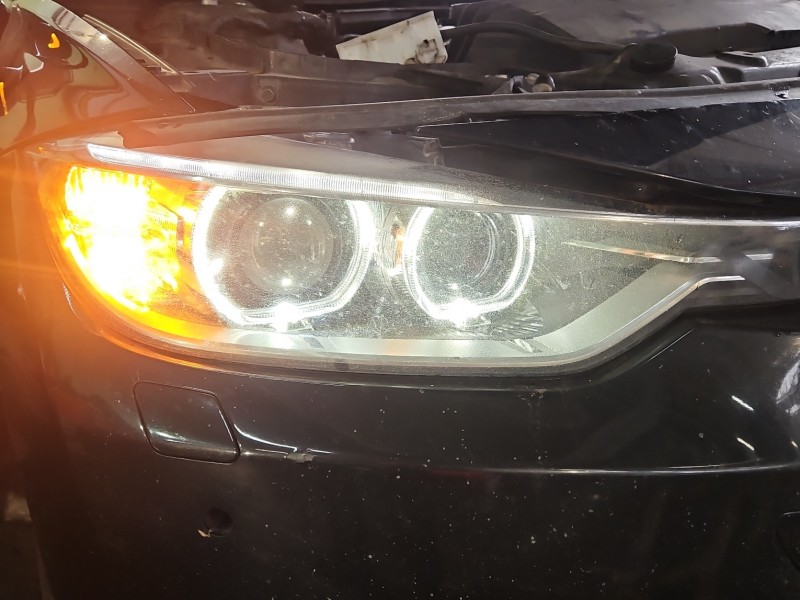 Reflektor prawy lampa przód bmw F30 EUROPA