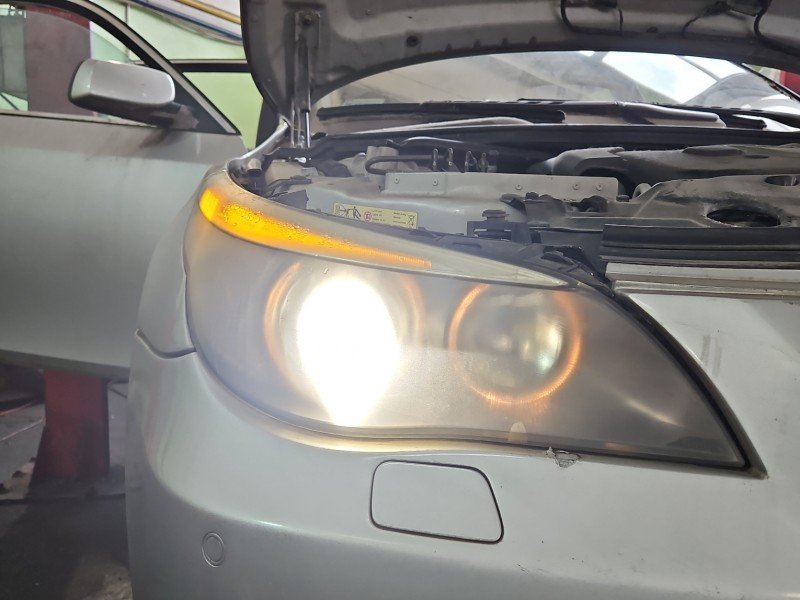 Reflektor prawy lampa przód Bmw e60 e61 EUROPA Reflektor prawy lampa przód Bmw e60 e61 EUROPA