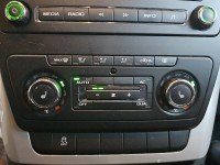 Konsola panel nawiewu Skoda Yeti 3T0907044BL