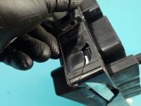 Skrzynka bezpieczników Opel Astra III H 13268301