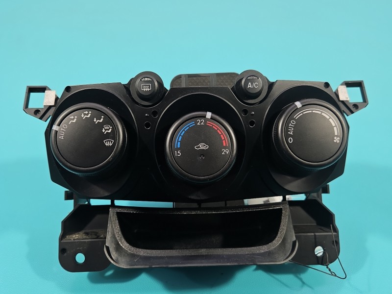 Konsola panel nawiewu Mazda 2 II DE DF7361190G