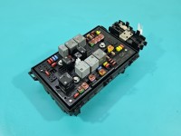 Skrzynka bezpieczników Opel Astra IV J 13302309, 1110008AA