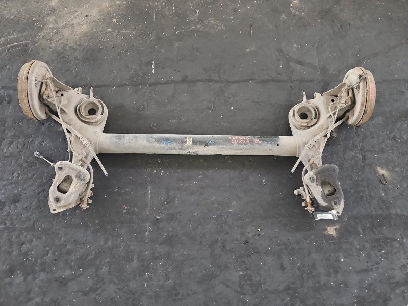 Tylna belka oś tył Opel Corsa E 1.4 16V Tylna belka oś tył Opel Corsa E 1.4 16V