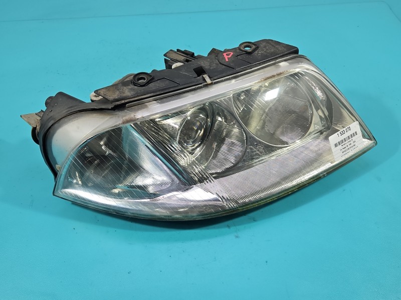 Reflektor prawy lampa przód Vw Passat B5 EUROPA