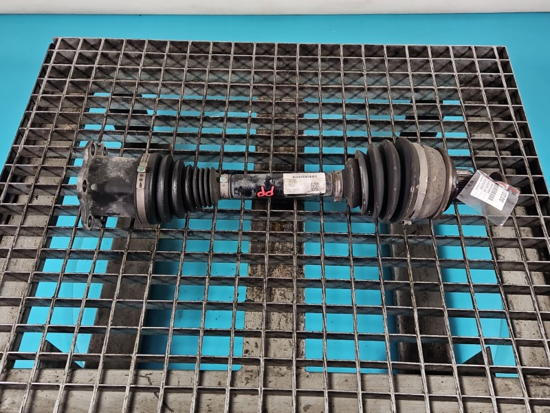 Półoś przód prawa Audi A4 B9 2.0 TDI automat