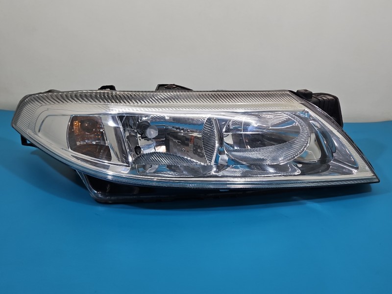 Reflektor prawy lampa przód Renault Laguna II EUROPA