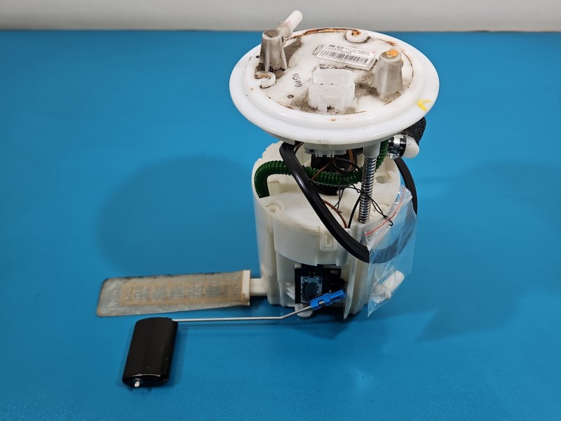 pompka Pompa paliwa Hyundai I30 II 12-16 1.6 crdi 31110-A6950 Hyundai, 4 PIN urwany krociec