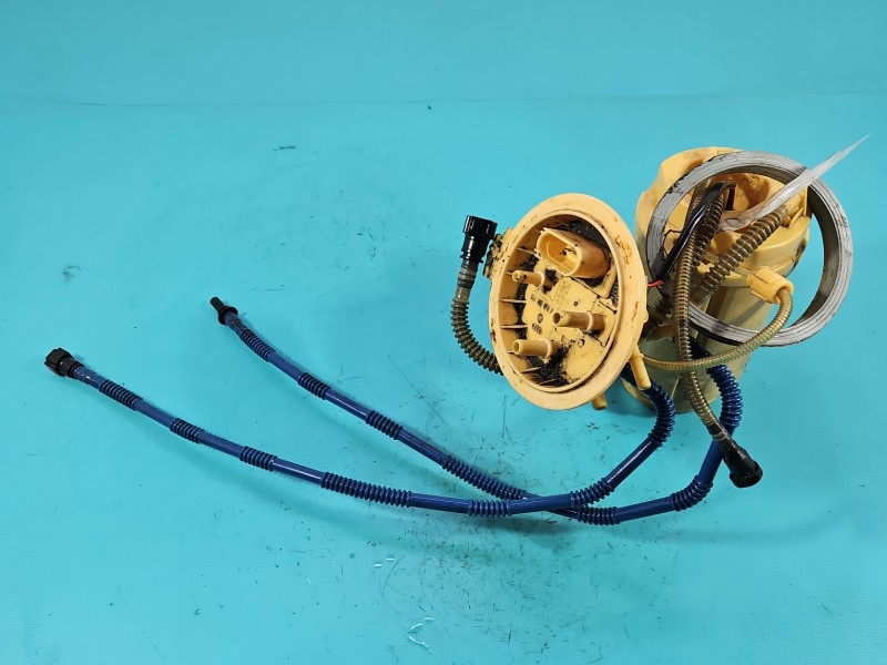 pompka Pompa paliwa AUDI Q7 I 4L 4.2 TDI 7L8919679F Producent części: Audi, 4 PIN